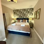 Avoca House Bed & Breakfast 3*