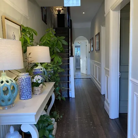 Bed & Breakfast Avoca House