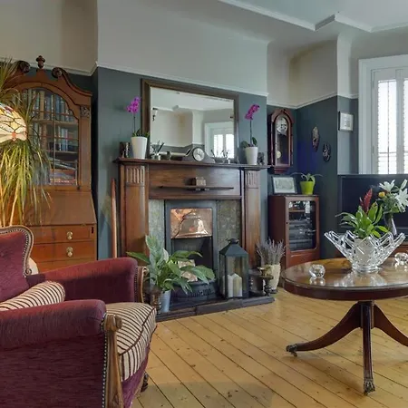 Bed & Breakfast Avoca House