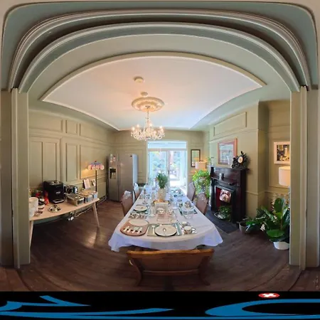 Avoca House 3*