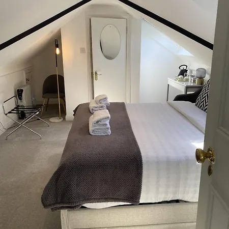 Bed and Breakfast Avoca House