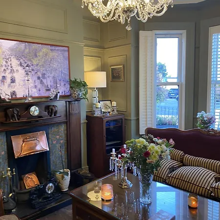 Avoca House Bed & Breakfast