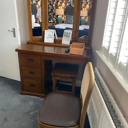 Avoca House לינה וארוחת בוקר