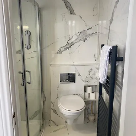 לינה וארוחת בוקר Avoca House דבלין