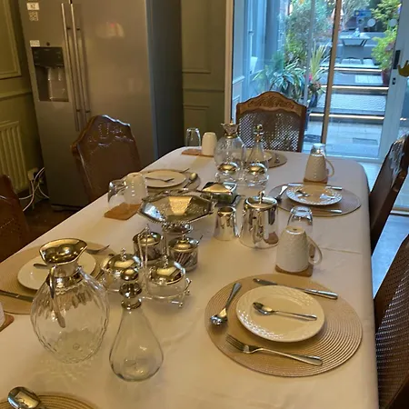 Avoca House Nocleg ze śniadaniem 4*