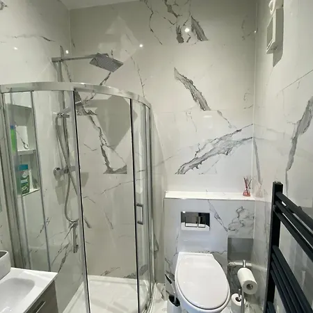 Avoca House 3*